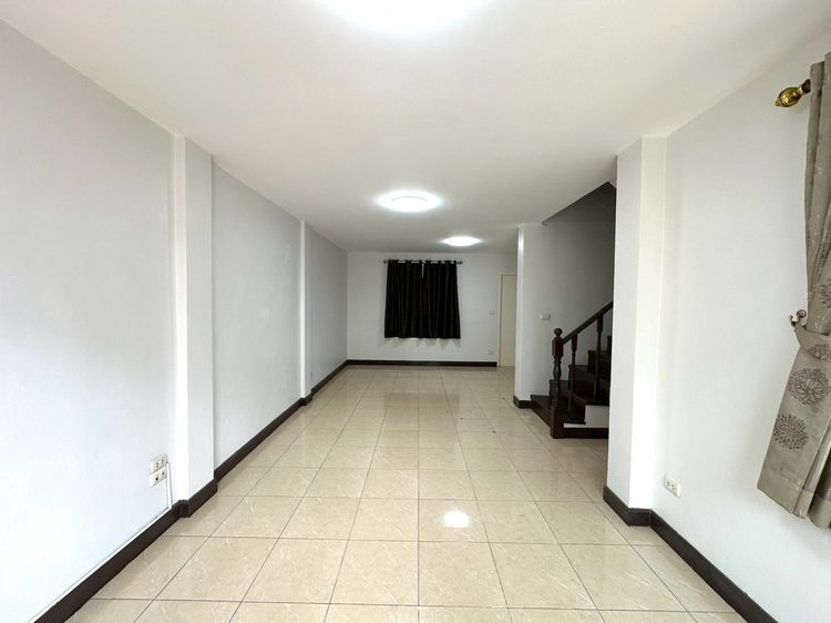 อื่นๆ ไม่มี สร้างเสร็จก่อน 2010 ขายทาวน์โฮม 3 ชั้น 21 ตร.ว. บ้านสุวรรณ สุวรรณภูมิ บางพลี 5 ห้องนอน ราคา 2.89 ล้าน รูปที่ 3
