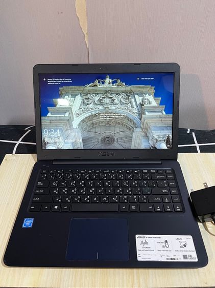 ASUS VivoBook E402N