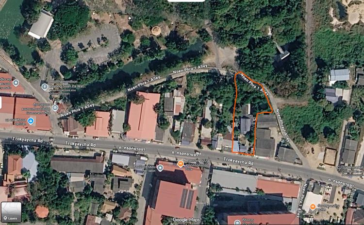 ขายที่ดินทำเลทองเนินพระ เส้นกรอกยายชา 386.9 ตร.ว. ติดถนน 2 ด้าน (หน้า-หลัง)