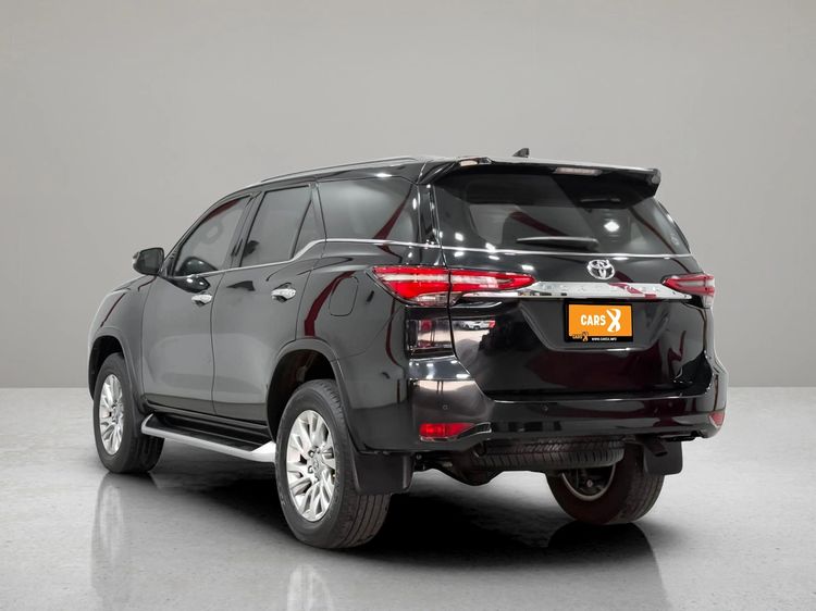 Toyota Fortuner 2022 2.4 V Utility-car ดีเซล ไม่ติดแก๊ส เกียร์อัตโนมัติ ดำ รูปที่ 4