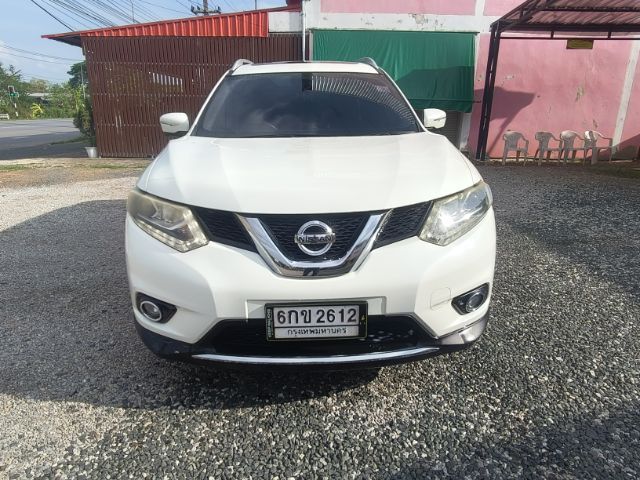 Nissan X-Trail 2015 2.5 V 4WD Van เบนซิน ไม่ติดแก๊ส เกียร์อัตโนมัติ ขาว รูปที่ 3