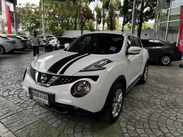 รถ Nissan Juke 1.6 V สี ขาว