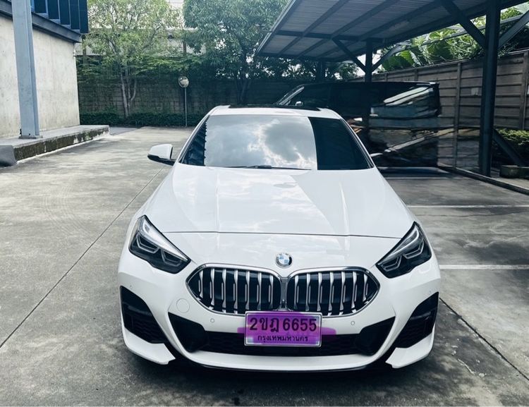 รถ BMW Series 2 220i สี ขาว