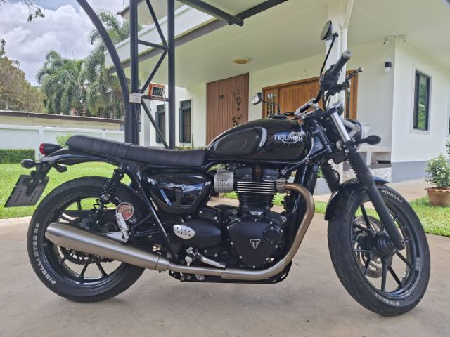 Triumph Street Twin 900