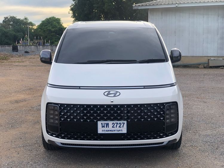 รถ Hyundai Staria 2.2 Premium with sunroof สี ขาว