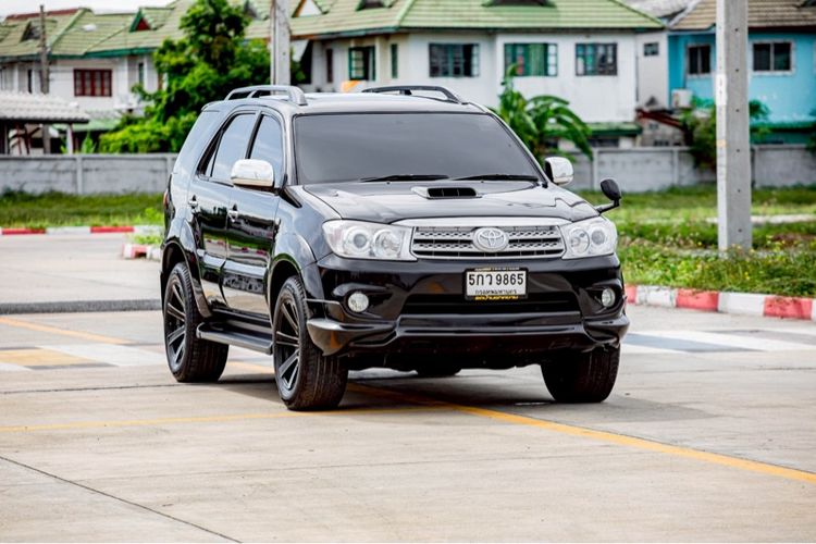 Toyota Fortuner 2005 3.0 V 4WD Utility-car ดีเซล ไม่ติดแก๊ส เกียร์อัตโนมัติ ดำ รูปที่ 2