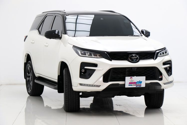 Toyota Fortuner 2022 2.8 V TRD Sportivo Black Top 4WD Utility-car ดีเซล ไม่ติดแก๊ส เกียร์อัตโนมัติ ขาว รูปที่ 4