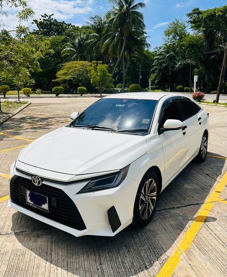 Toyota Yaris ATIV 2025 1.2 Smart Sedan เบนซิน เกียร์อัตโนมัติ ขาว