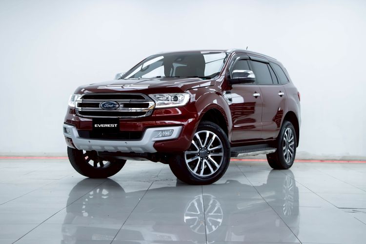 รถ Ford Everest 2.2 Titanium สี แดง