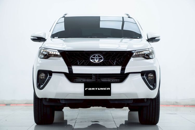 Toyota Fortuner 2017 2.4 V Utility-car ดีเซล ไม่ติดแก๊ส เกียร์อัตโนมัติ ขาว รูปที่ 4
