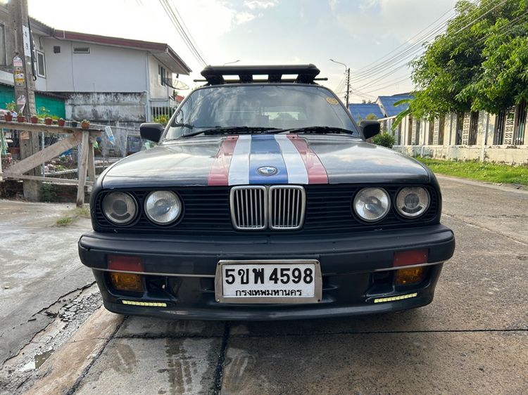 รถ BMW Series 3 318i สี น้ำเงิน