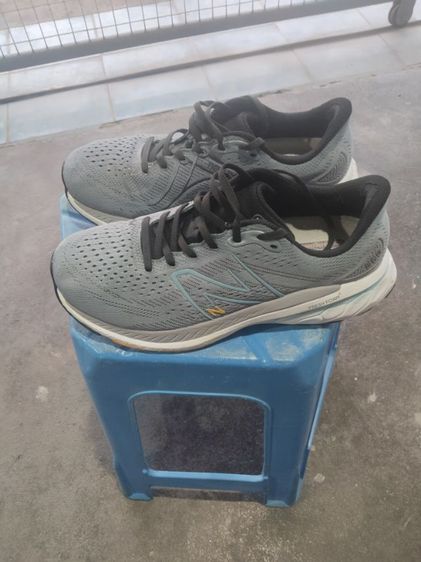 รองเท้าnew balance 860 v13