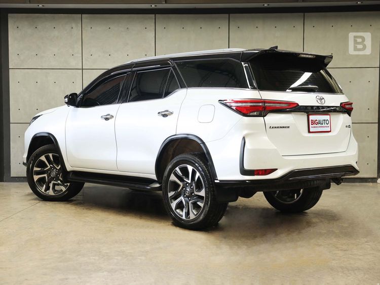 Toyota Fortuner 2025 2.4 Legender Black Top 4WD Utility-car ดีเซล ไม่ติดแก๊ส เกียร์อัตโนมัติ ขาว รูปที่ 4