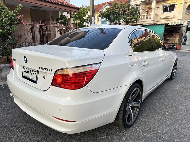 รถ BMW Series 5 520d สี ขาว