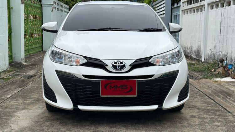 Toyota Yaris 2018 1.2 E Sedan เบนซิน ไม่ติดแก๊ส เกียร์อัตโนมัติ ขาว รูปที่ 2