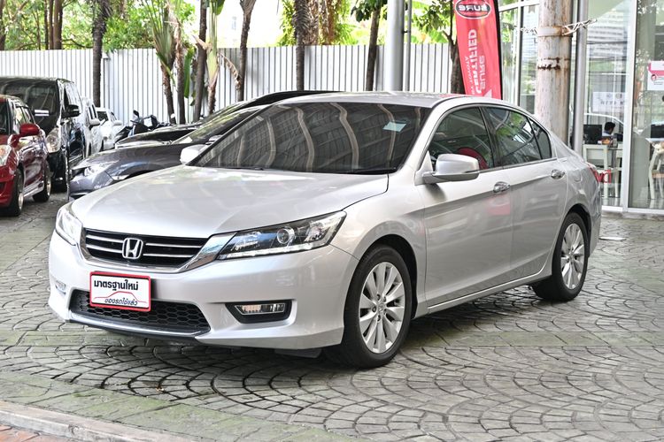 รถ Honda Accord 2.0 EL สี บรอนซ์เงิน