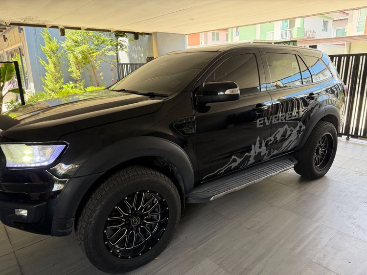 รถ Ford Everest 3.2 Titanium+ 4WD สี ดำ