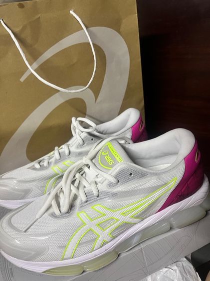 ไม่ระบุ ขาว รองเท้าวิ่ง ASICS  gel Quantum 360