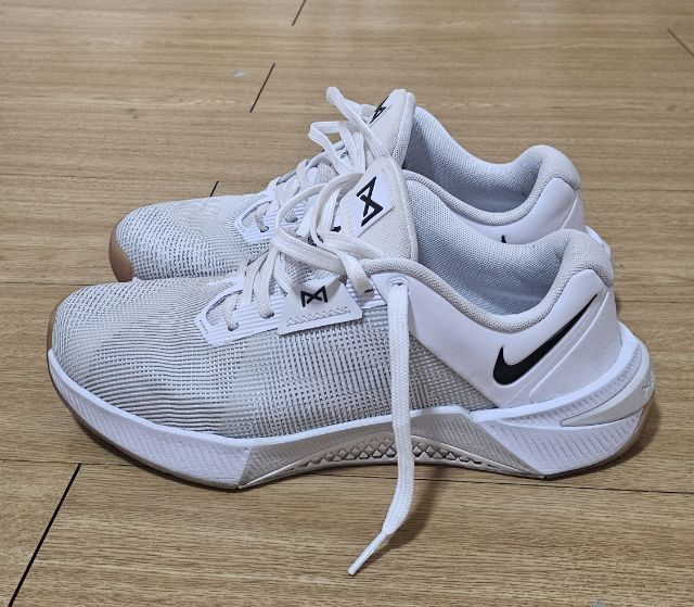รองเท้าเทรนนิ่ง nike metcon