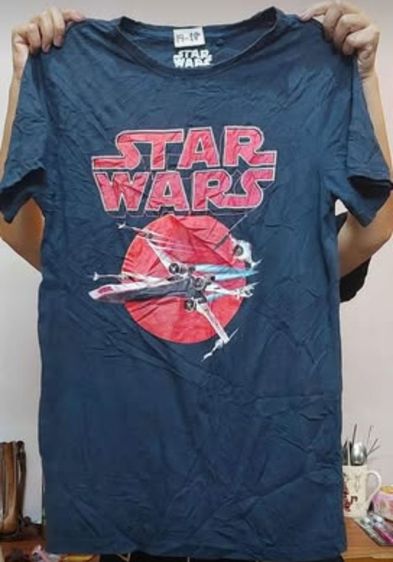 เสื้อ star wars อก19ยาว28 สนใจทักมาครับ ส่งฟรี