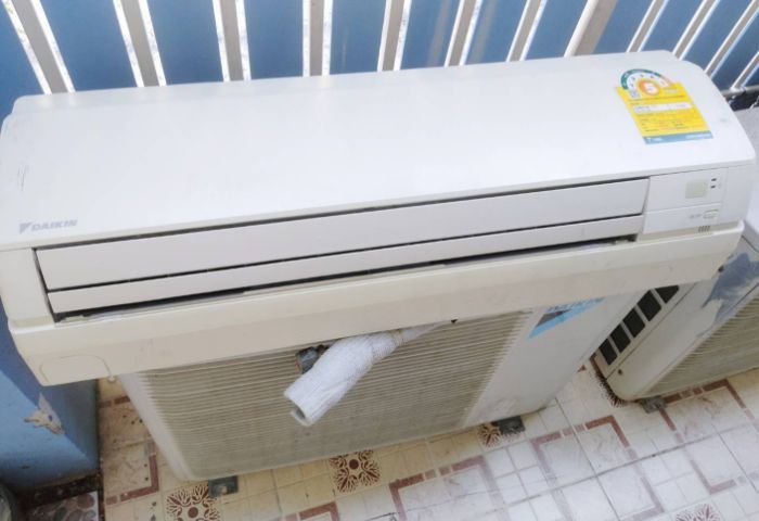 แอร์ติดผนัง กรอง พีเอ็ม 2.5 ได้ Daikin แอร์ไดกิ้น13000btu ใช้งานปกติแผงสวย