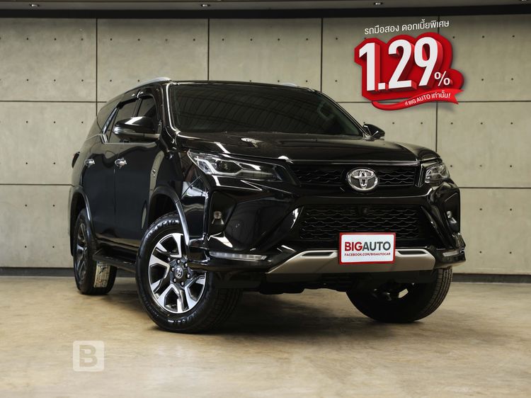 รถ Toyota Fortuner 2.4 Leader V สี ดำ
