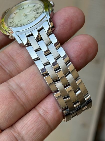 GUCCI 5500M 34 mm White Dial Swiss Quartz Steel Swiss Watch รูปที่ 11