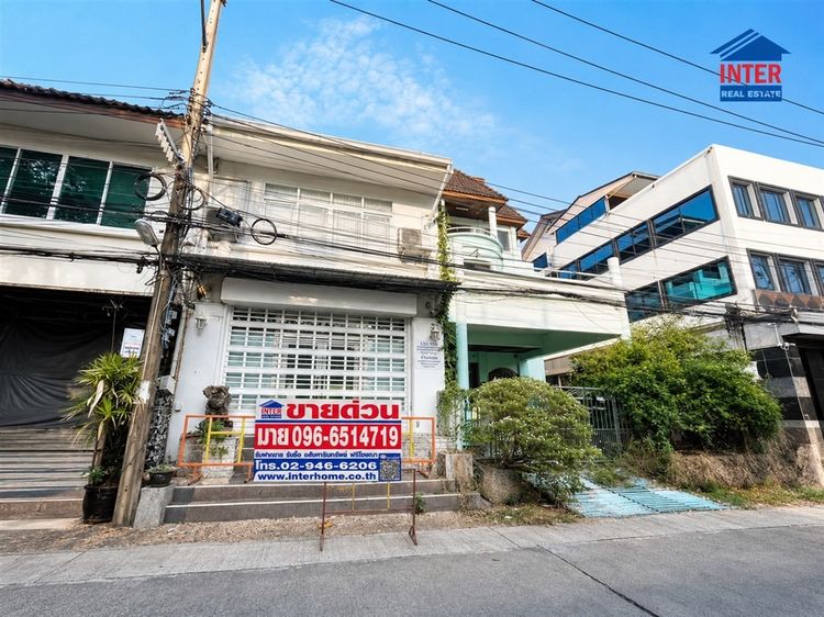 ทาวน์โฮม 3.5 ชั้น 31.5 ตร.ว หมู่บ้านทาวน์อินทาวน์ ลาดพร้าว94 ซอยทาวน์อินทาวน์8 ถนนลาดพร้าว ถนนประดิษฐ์มนูธรรม เขตบางกะปิ กรุงเทพมหานคร