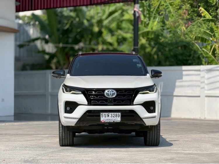 Toyota Fortuner 2022 2.4 Commander ดีเซล เกียร์อัตโนมัติ ขาว รูปที่ 2