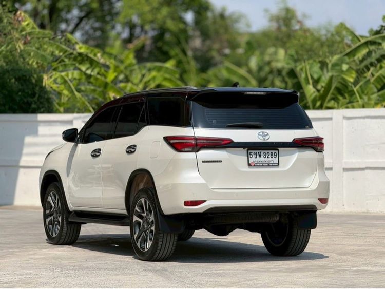 Toyota Fortuner 2022 2.4 Commander ดีเซล เกียร์อัตโนมัติ ขาว รูปที่ 4
