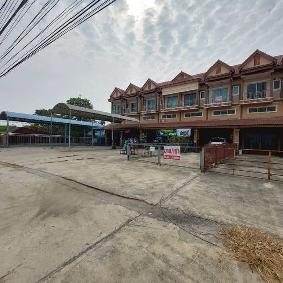 ใช่ ตึก หรือ town home 2ชั้นครึ่ง 2นอน 2น้ำ 34 ตร วา หน้าบ้านติดถนนสายอยุธยา อ่างทอง อยู่อาศัยพรือค้าขาย ทำออฟฟิศ รูปที่ 2