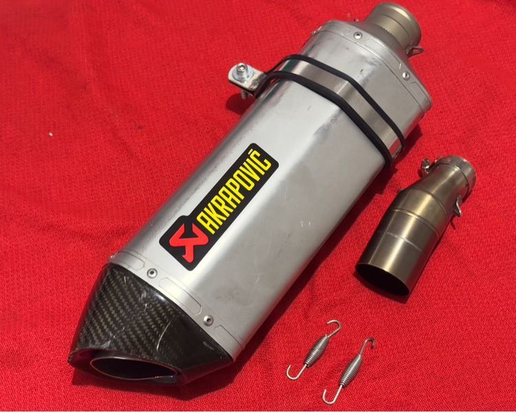 ท่อ มอเตอร์ไซค์ ท่อ Akrapovic ใบใหญ่อ้วน ยาว 18" สวม 2" มือสอง