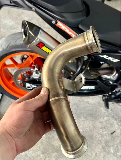 ท่อ มอเตอร์ไซค์ ดีแคทสลิปออนพักกลาง KTM Duke 790-890 สภาพใหม่ๆ