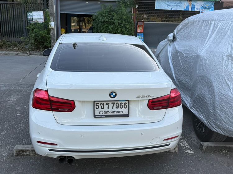 BMW Series 3 2018 330e Sedan ปลั๊กอินไฮบริด (PHEV) ไม่ติดแก๊ส เกียร์อัตโนมัติ ขาว รูปที่ 3
