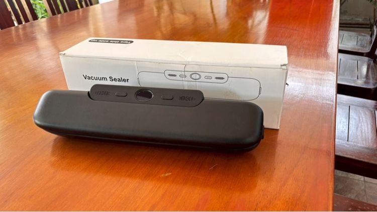 เครื่องซีลสูญญากาศแบบพกพา Vacuum Sealer  แรงดันไฟ 120v