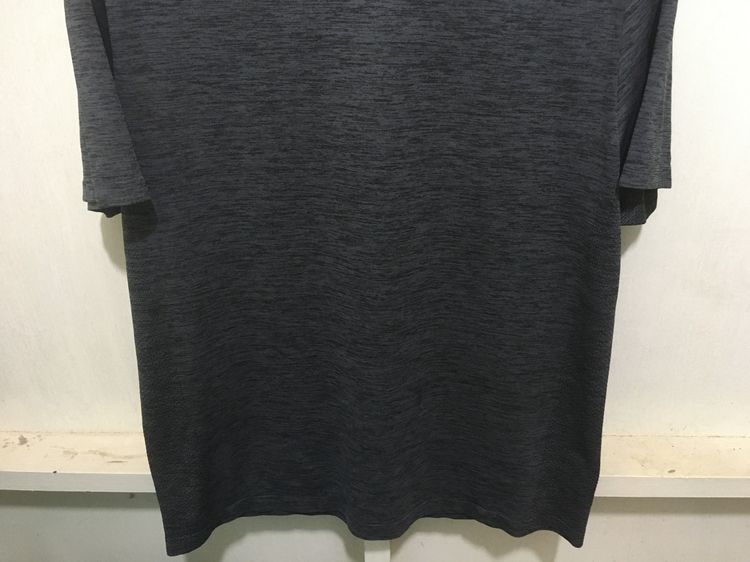 เสื้อคอกลม GU ACTIVE แบรนด์ GU สีเทาเข้ม รูปที่ 4