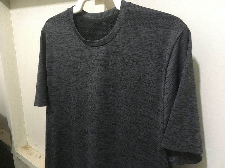 เสื้อคอกลม GU ACTIVE แบรนด์ GU สีเทาเข้ม รูปที่ 5