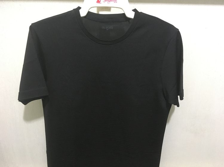 เสื้อคอกลม GU SPORT แบรนด์ GU สีดำ รูปที่ 2