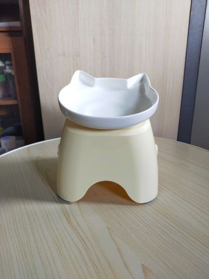ชามอาหารแมวยกสูงแบรนด์mangoซื้อมาไม่ได้ใช้ขาย550รสสนใจทักได้ค่ะ