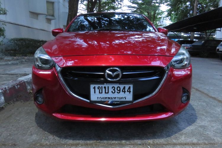 Mazda Mazda 2 2017 1.5 XD High Plus L Sedan ดีเซล ไม่ติดแก๊ส เกียร์อัตโนมัติ แดง รูปที่ 2