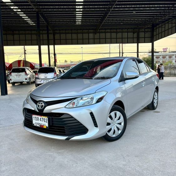 รถ Toyota Vios 1.5 Entry สี เทา