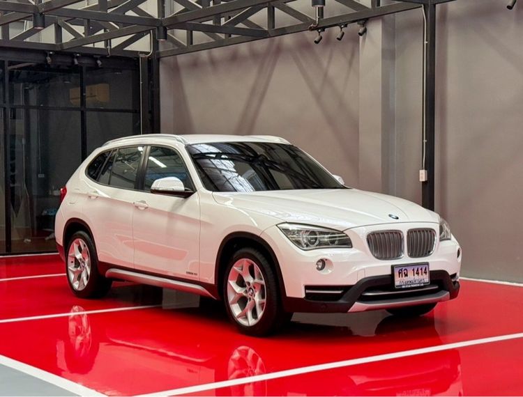 รถ BMW X1 2.0 sDrive18i xLine สี ขาว