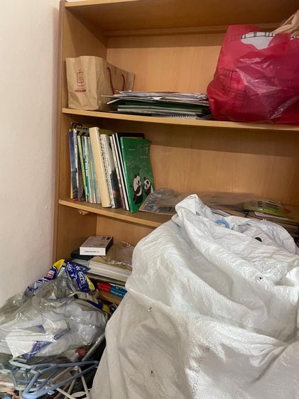 ตู้วางหนังสือหรือสิ่งงของอย่างอื่น