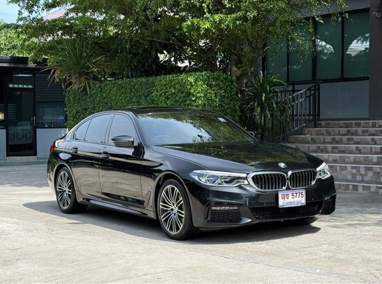 รถ BMW Series 5 530e สี ดำ