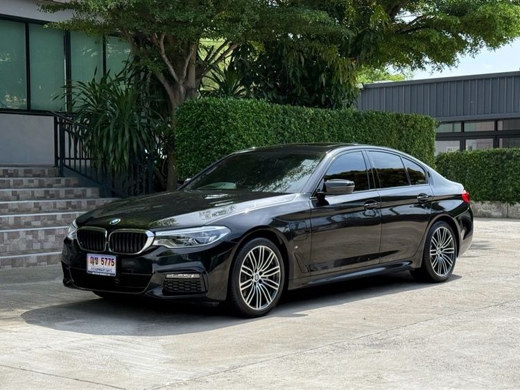 BMW Series 5 2020 530e Sedan ปลั๊กอินไฮบริด (PHEV) ไม่ติดแก๊ส เกียร์อัตโนมัติ ดำ รูปที่ 4