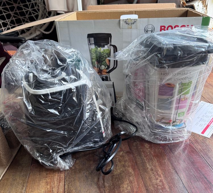 เครื่องปั่นผลไม้ bosch vitaboost 1600 w ยังไม่เคยใช้งาน