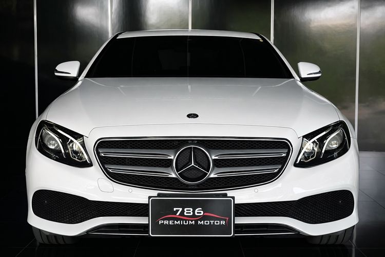 Mercedes-Benz E-Class 2019 E350 Sedan ปลั๊กอินไฮบริด (PHEV) ไม่ติดแก๊ส เกียร์อัตโนมัติ ขาว รูปที่ 2