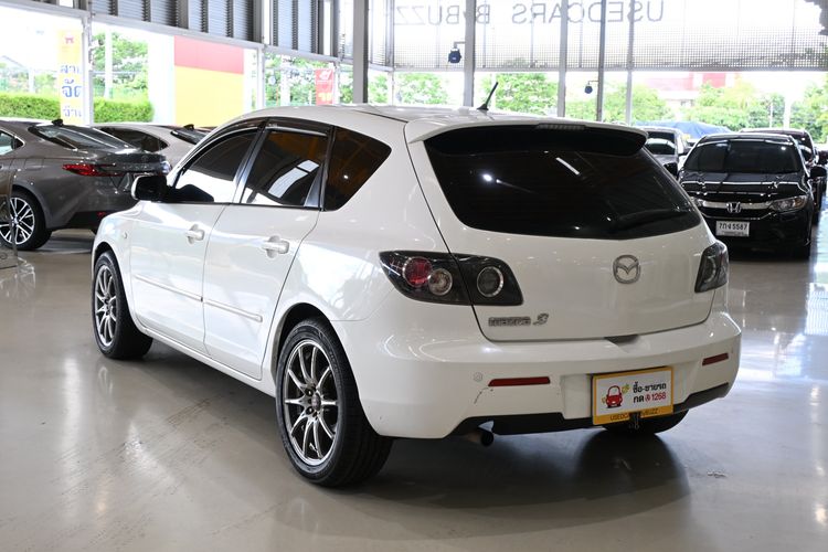 Mazda Mazda3 2010 1.6 Spirit Sports Sedan เบนซิน LPG เกียร์อัตโนมัติ ขาว รูปที่ 4