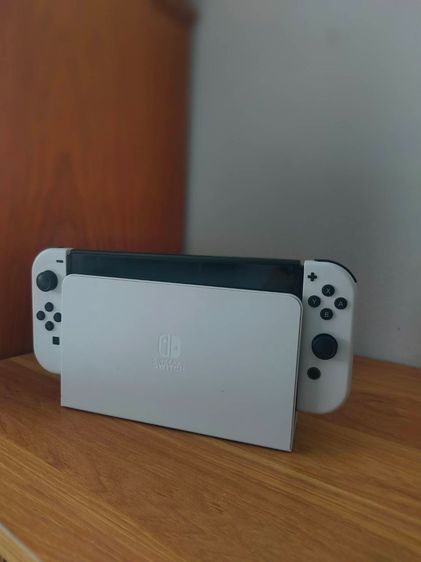 Nintendo switch oled สีนีออน มือสอง อุปกรณ์ครบ สภาพสวย ใช้งานได้ปกติ รูปที่ 4
