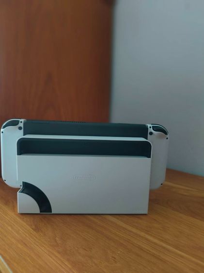 Nintendo switch oled สีนีออน มือสอง อุปกรณ์ครบ สภาพสวย ใช้งานได้ปกติ รูปที่ 3